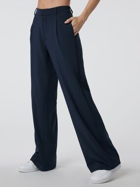 Vuori Women’s - Villa Wideleg Trouser - Ink (Dark Blue) - Size XS